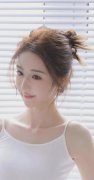 标致的年轻的继拇5字V